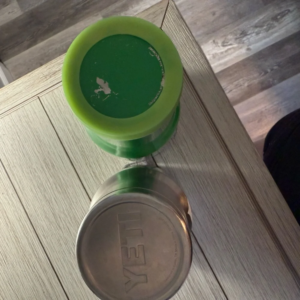 Yeti Green and Silver 30 oz Tumbler Set with lids - Picture 3 of 3